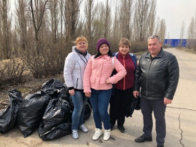 Сотрудники Технопарка приняли участие в городском субботнике