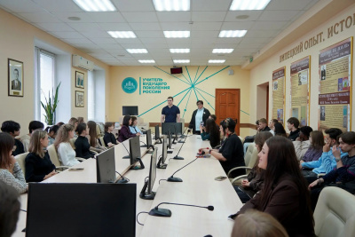 КАК СТУДЕНТУ НАЙТИ РАБОТУ, КОГДА ИИ ЗАМЕНЯЕТ НОВИЧКОВ?
